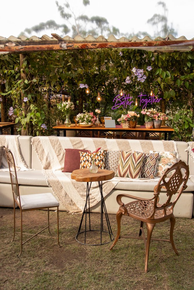 Wedding,Lounge,Decoration,With,Sofa,,Table,And,Objects