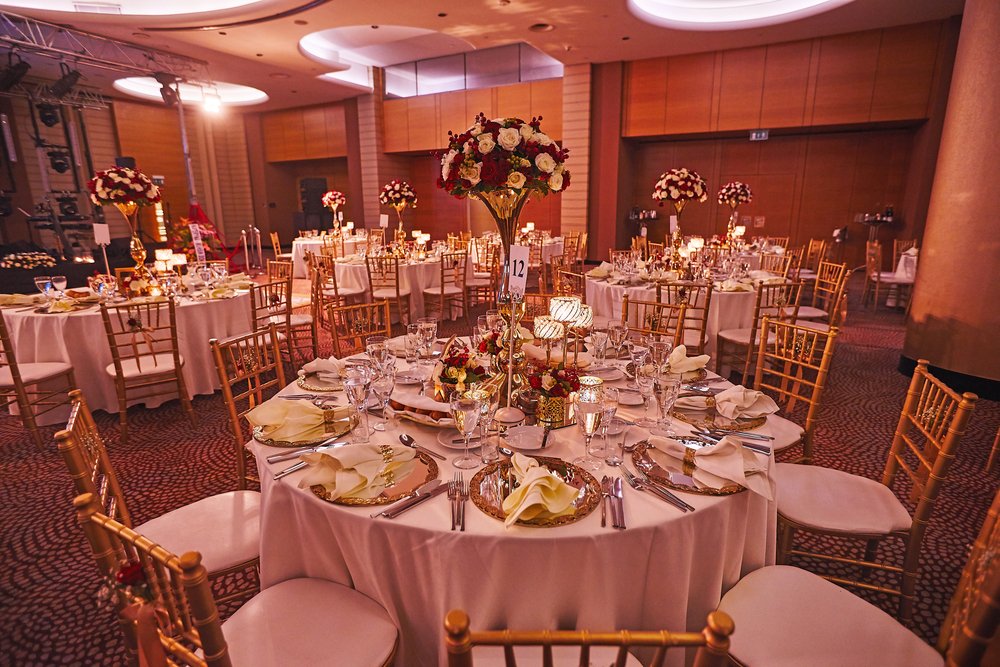Luxury,Decorated,With,Flowers,Celebration,Hall,In,Palace,With,Candles