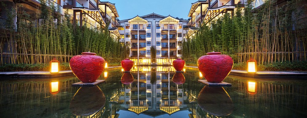 Skyline,And,Night,Scene,Of,Water,And,Waterfront,Architecture